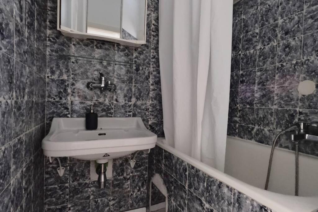 Vienna: Cozy 2-Room Apt. Екстериор снимка
