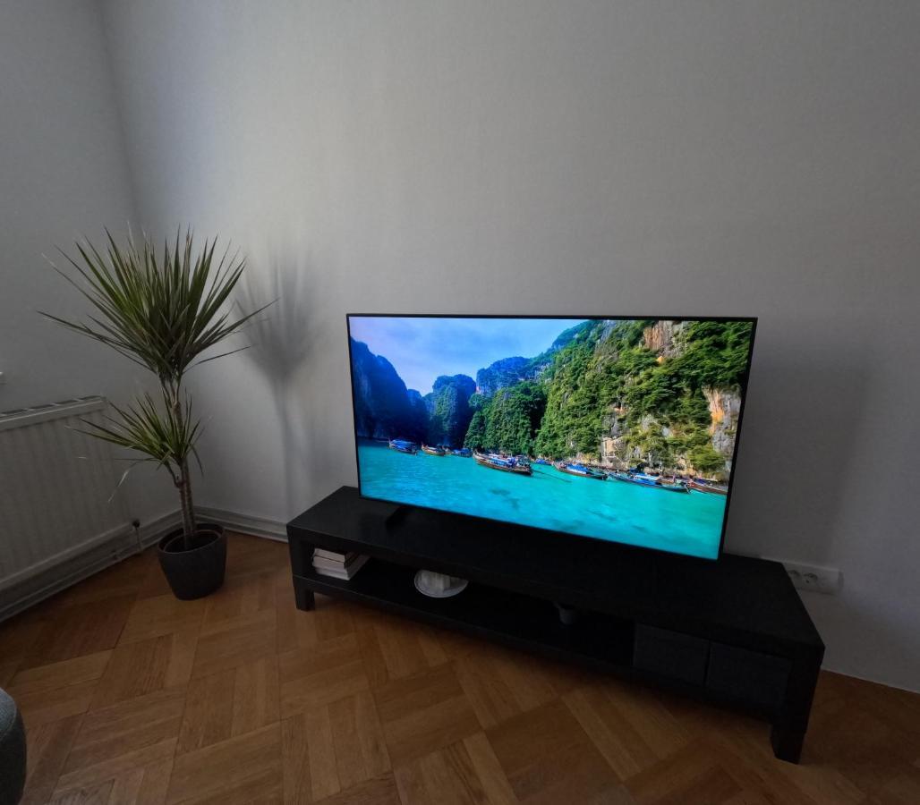 Vienna: Cozy 2-Room Apt. Екстериор снимка