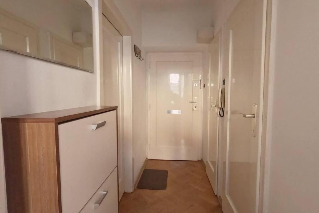 Vienna: Cozy 2-Room Apt. Екстериор снимка