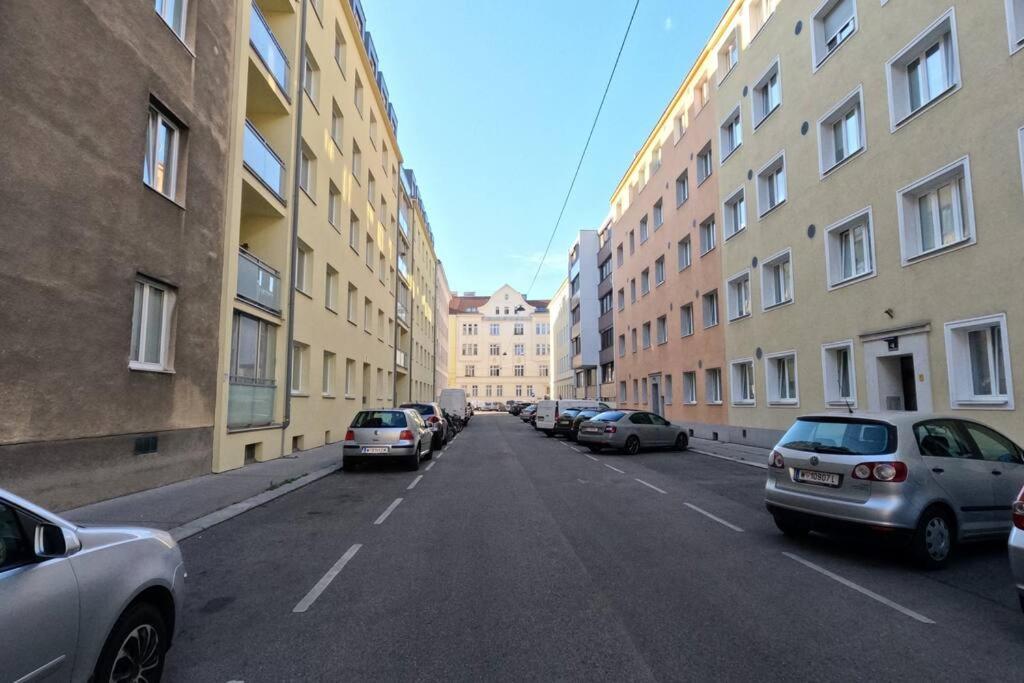 Vienna: Cozy 2-Room Apt. Екстериор снимка